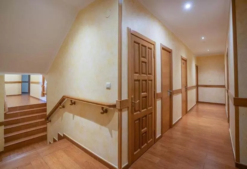 ホテル Restaurante Cazador