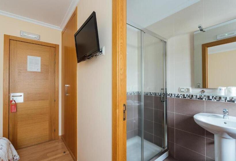 ホテル Restaurante Cazador