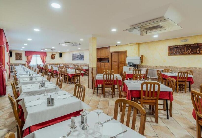 ホテル Restaurante Cazador