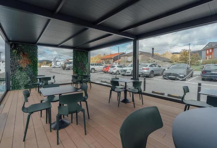 Отель Restaurante Cazador