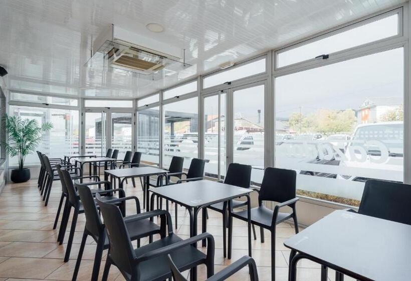 Отель Restaurante Cazador