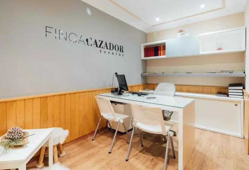 ホテル Restaurante Cazador