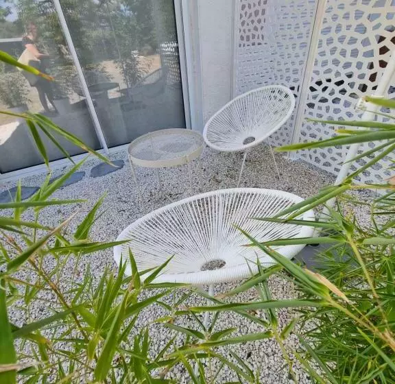 ペンション Au Jardin De La Saudrune