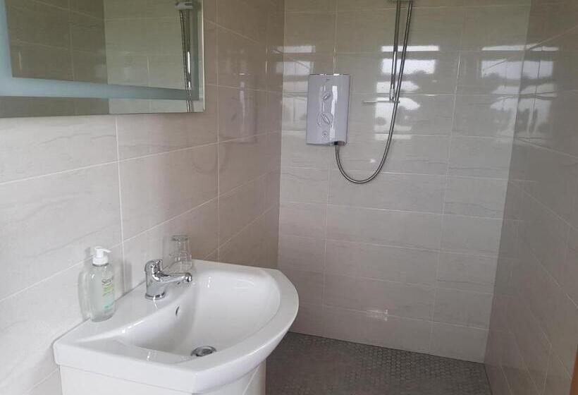 بنسيون Corrib View Lodge