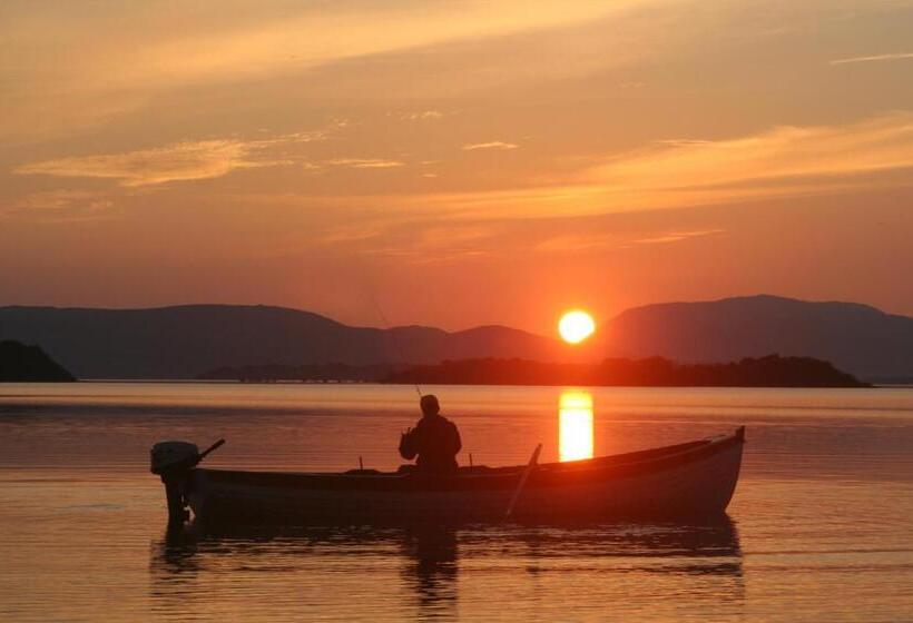 بنسيون Corrib View Lodge