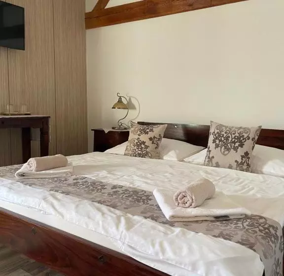 ペンション Granarollo Penzión Pizzeria