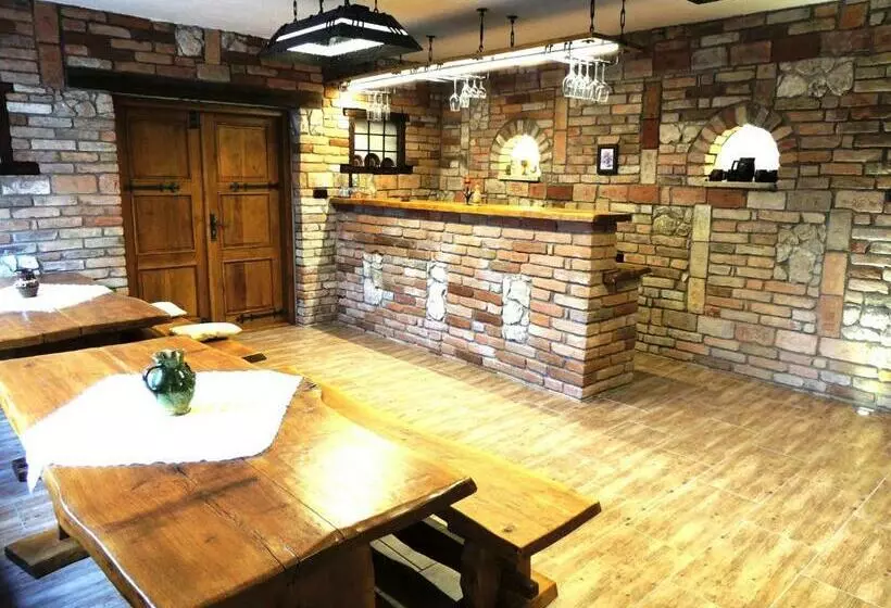 Majatalo Penzion A Vinarstvi Vavricek