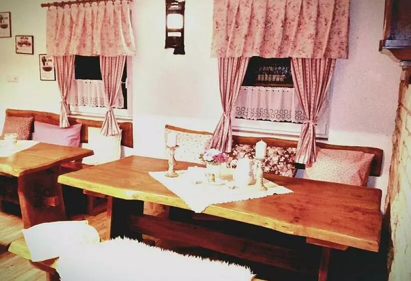 Majatalo Penzion A Vinarstvi Vavricek