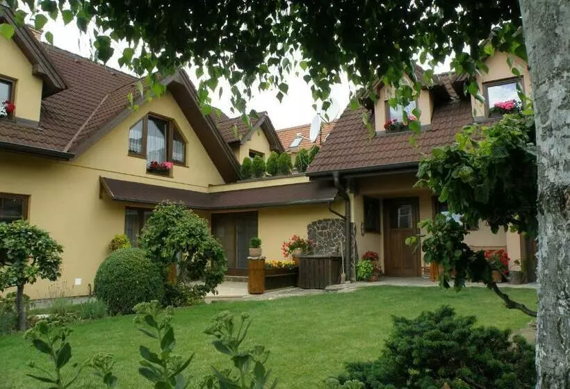 Majatalo Penzion Farkys