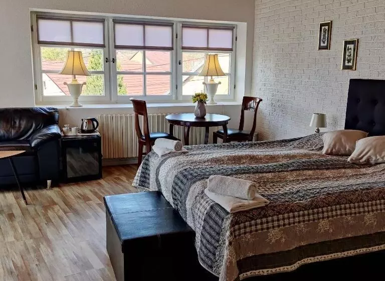 Majatalo Penzion Stranny