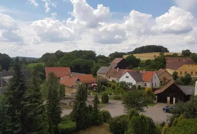 Majatalo Penzion Stranny