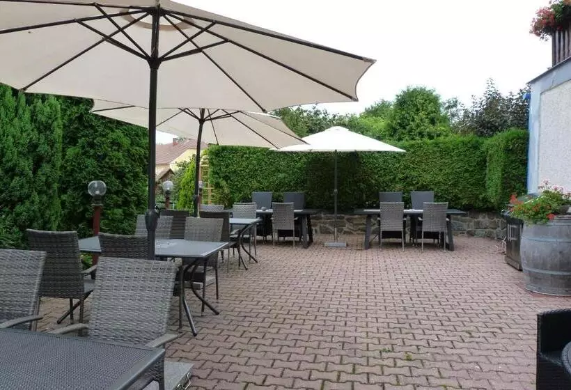 Majatalo Penzion Stranny