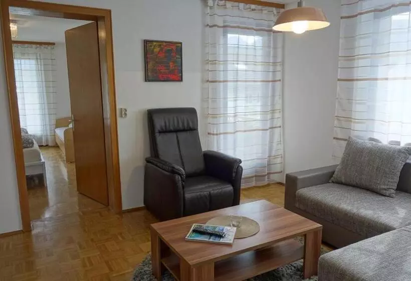 Retkeilymaja Wirtshaus Zum Stern