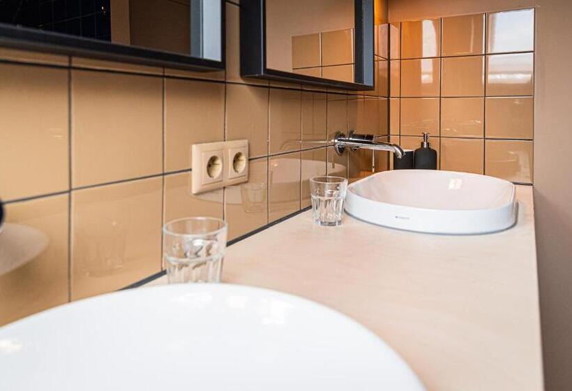 住宿加早餐  Landgoed Kasteel Limbricht