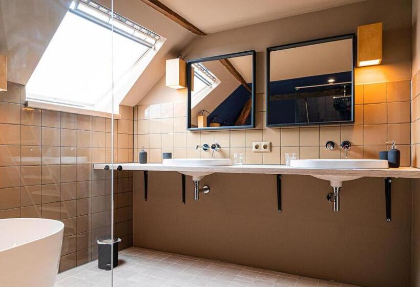 住宿加早餐  Landgoed Kasteel Limbricht