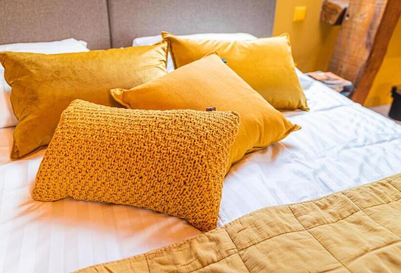 住宿加早餐  Landgoed Kasteel Limbricht