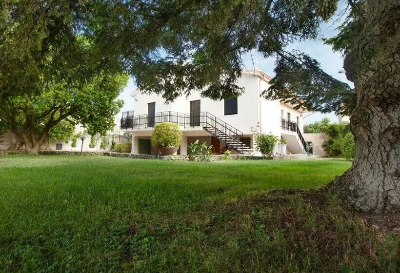 Aamiaismajoitus (B&B) Biora