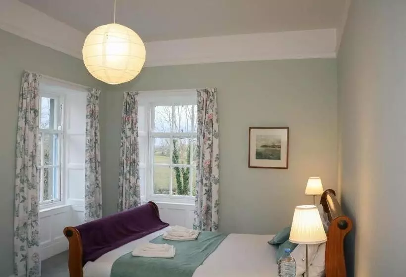 ベッドアンドブレックファースト Castlehacket House