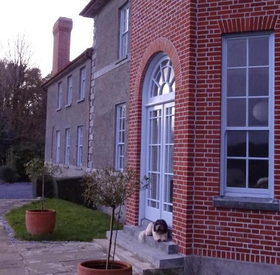 مبيت وإفطار Castlehacket House