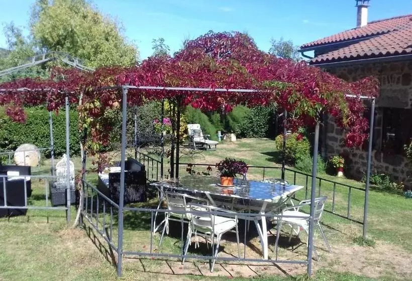 Aamiaismajoitus (B&B) Chambres D Hôtes La Hulotte 69