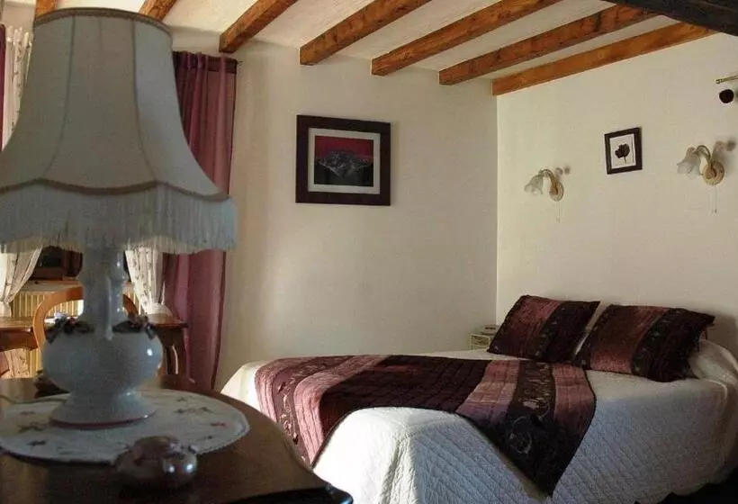 Aamiaismajoitus (B&B) Chambres D Hôtes La Hulotte 69