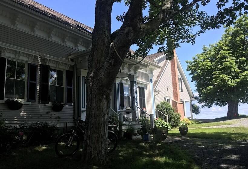 Bed and Breakfast Cresthaven By The Sea