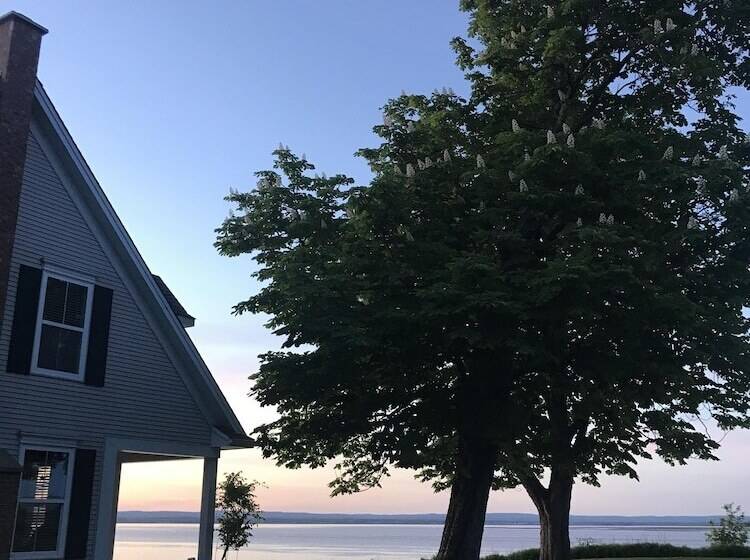 Bed and Breakfast Cresthaven By The Sea