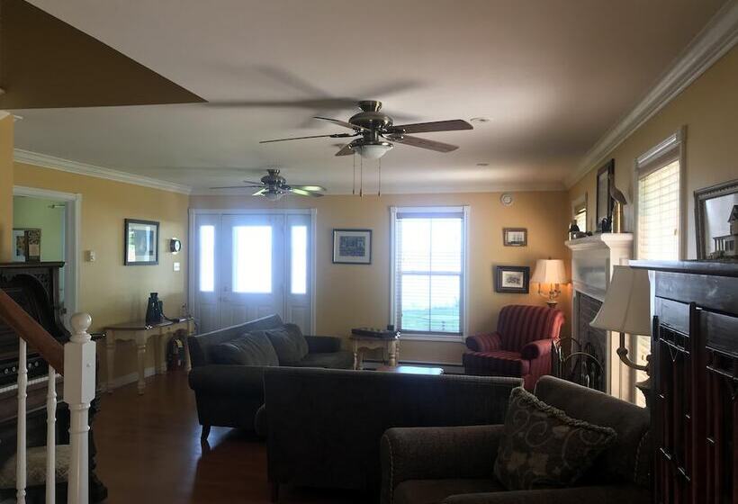 Bed and Breakfast Cresthaven By The Sea