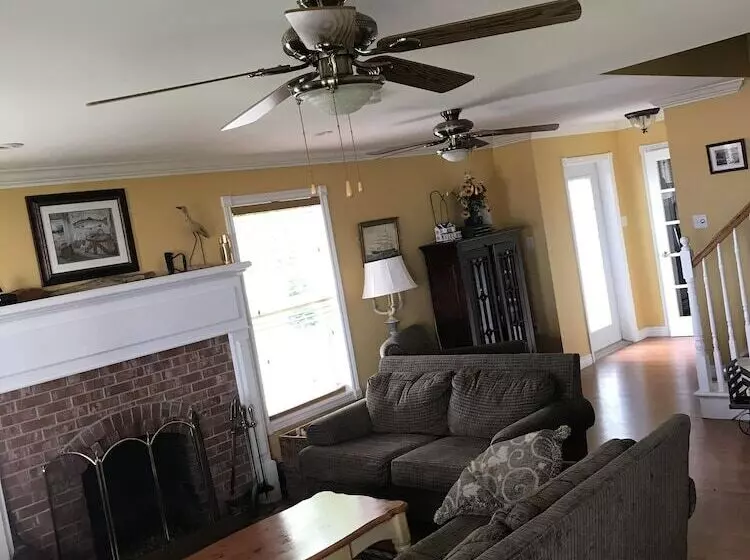 ベッドアンドブレックファースト Cresthaven By The Sea