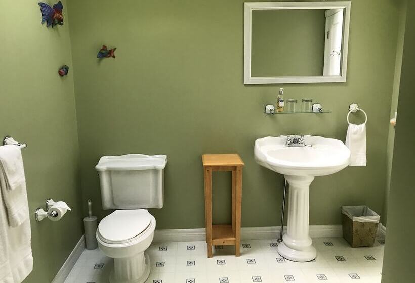 Bed and Breakfast Cresthaven By The Sea