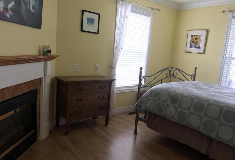 Bed and Breakfast Cresthaven By The Sea