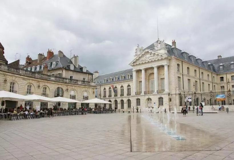 Aamiaismajoitus (B&B) La Grange De Félicie