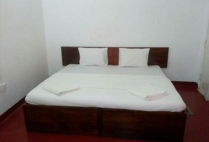 민박 Midland Hotel Rooms Kanampella