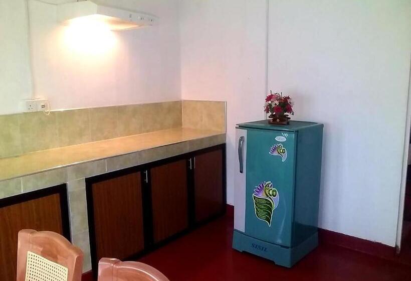 민박 Midland Hotel Rooms Kanampella