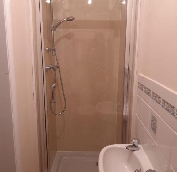 تختخواب و صبحانه Orlando S