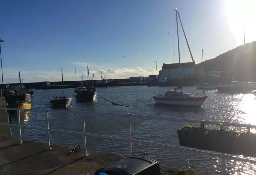 Aamiaismajoitus (B&B) Sma Harbour Hoose