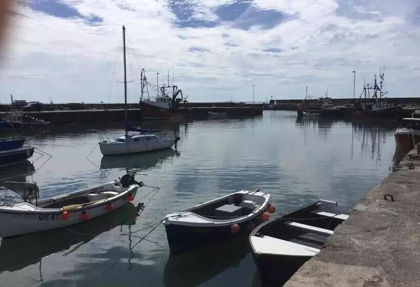 Aamiaismajoitus (B&B) Sma Harbour Hoose