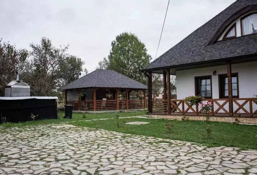 Majatalo Casa Strabunicului