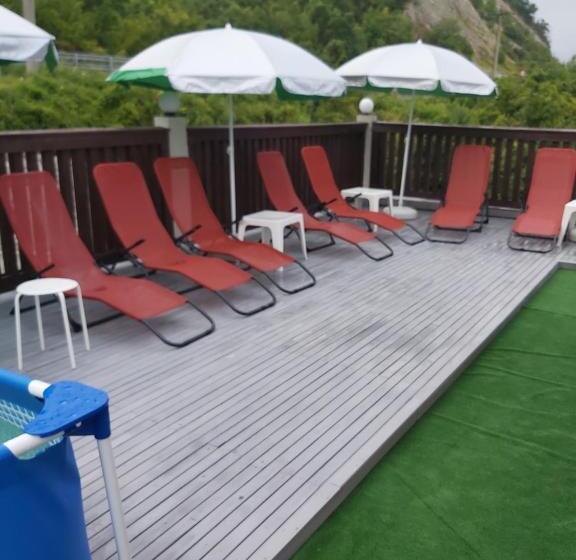 Пансион Conacul Sarbesc