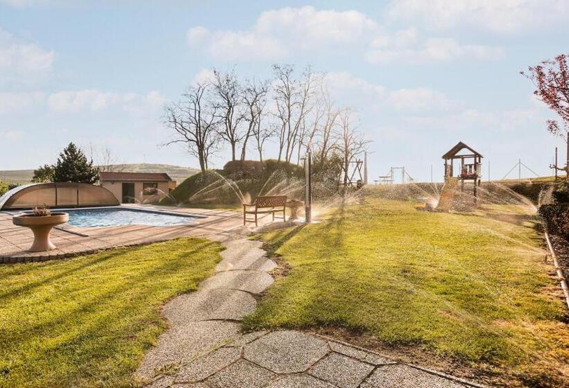 ペンション Penzion Kovács