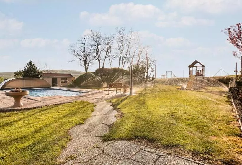 ペンション Penzion Kovács