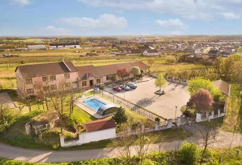 ペンション Penzion Kovács