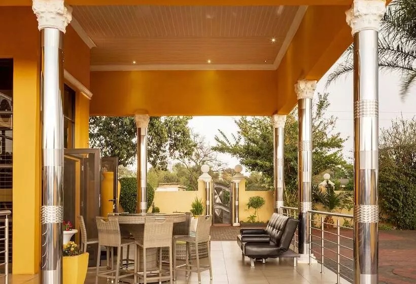 Majatalo Selamod Village Guest House