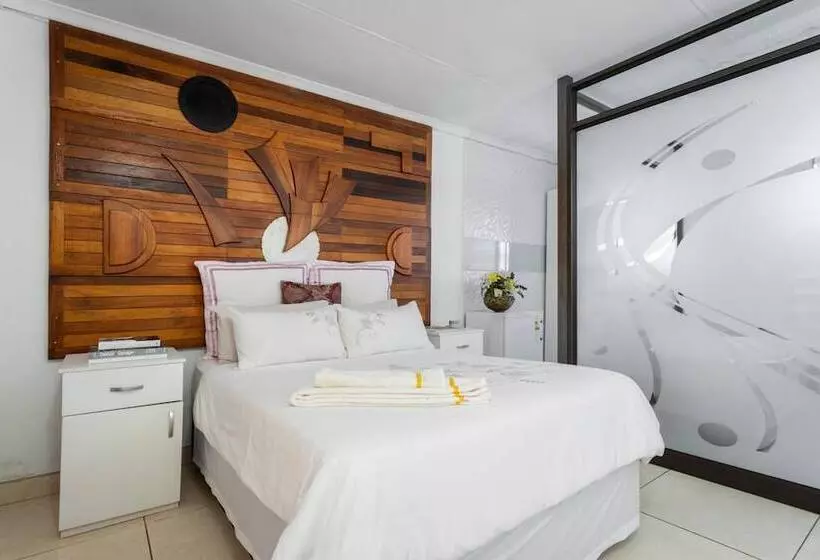 Majatalo Selamod Village Guest House