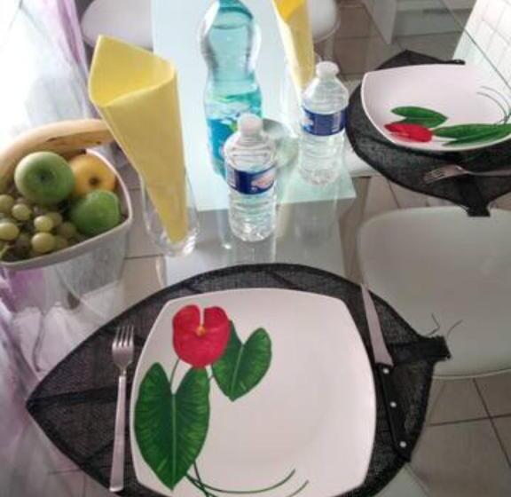 Bed and Breakfast # Prix Travellers Awards 2023 Et 2024 Lac Leman Velos Viarhôna Geneve Annecy