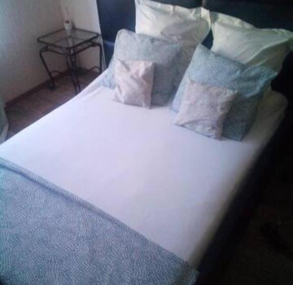 Bed and Breakfast # Prix Travellers Awards 2023 Et 2024 Lac Leman Velos Viarhôna Geneve Annecy