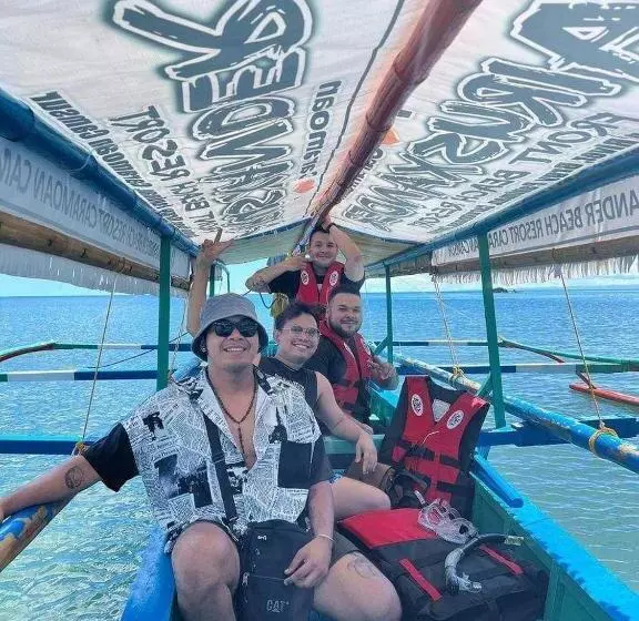 ホテル Airusxander Front Beach Resort