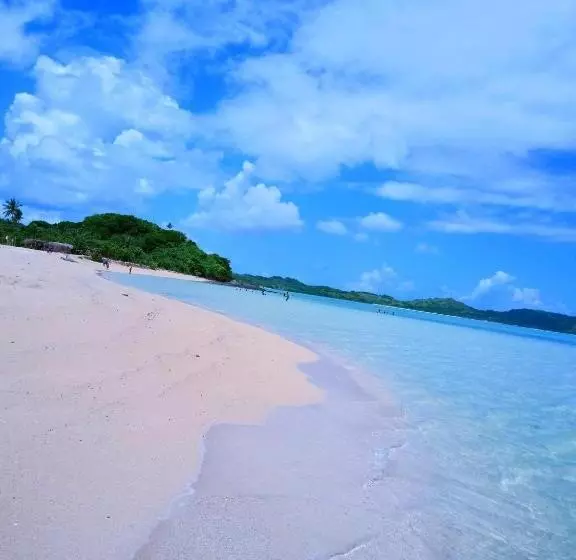 ホテル Airusxander Front Beach Resort