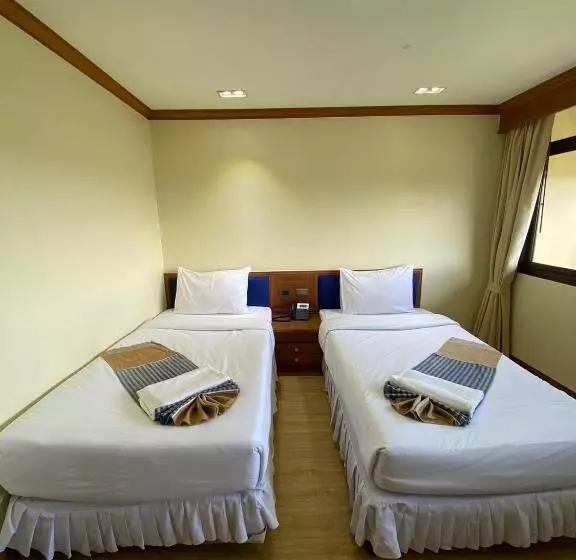 ホテル Phuphanplace