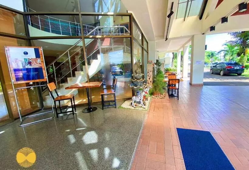 ホテル Phuphanplace